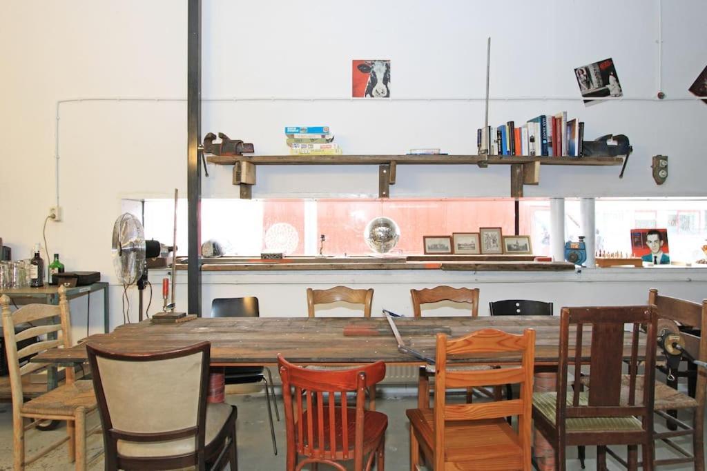 Warehouse In Spacious Industrial Workshop Appartement